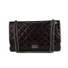 Bolso de mano Chanel 2.55 en charol acolchado color berenjena - 360 thumbnail