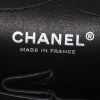 Chanel 2.55 handbag  in plum patent quilted leather - Detail D2 thumbnail