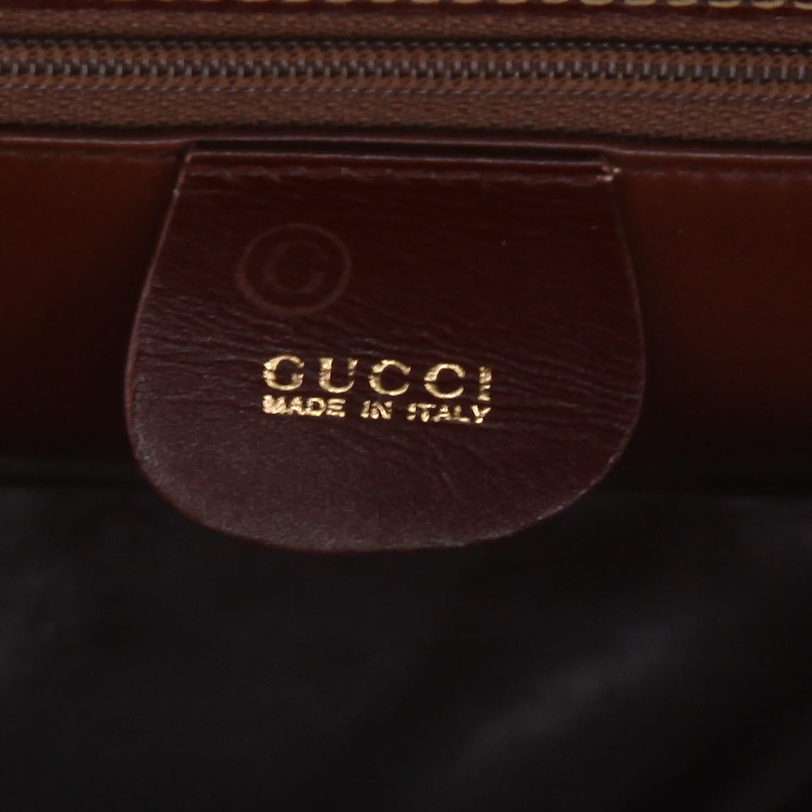 Gucci  Gucci Vintage handbag  in brown crocodile - Detail D2