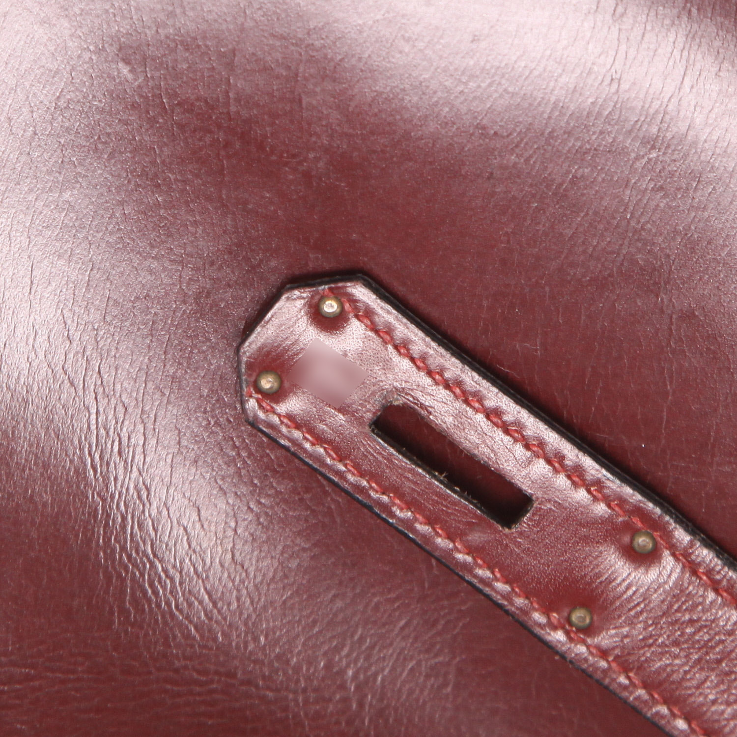 Hermès  Kelly 28 cm handbag  in burgundy box leather - Detail D4