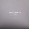 Bolso de mano Saint Laurent  Sac de jour modelo mediano  en cuero gris perla y piel de pitón beige - Detail D2 thumbnail