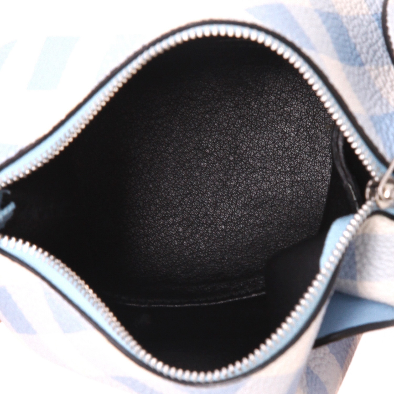 Bolso bandolera Loewe  Elephant Pocket en cuero azul claro y blanco - Detail D3