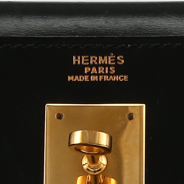 Bolso de mano Hermès  Kelly 32 cm en cuero box negro - Detail D2