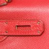 Bolso de mano Hermès  Kelly 28 cm en cuero Courchevel rojo - Detail D4 thumbnail