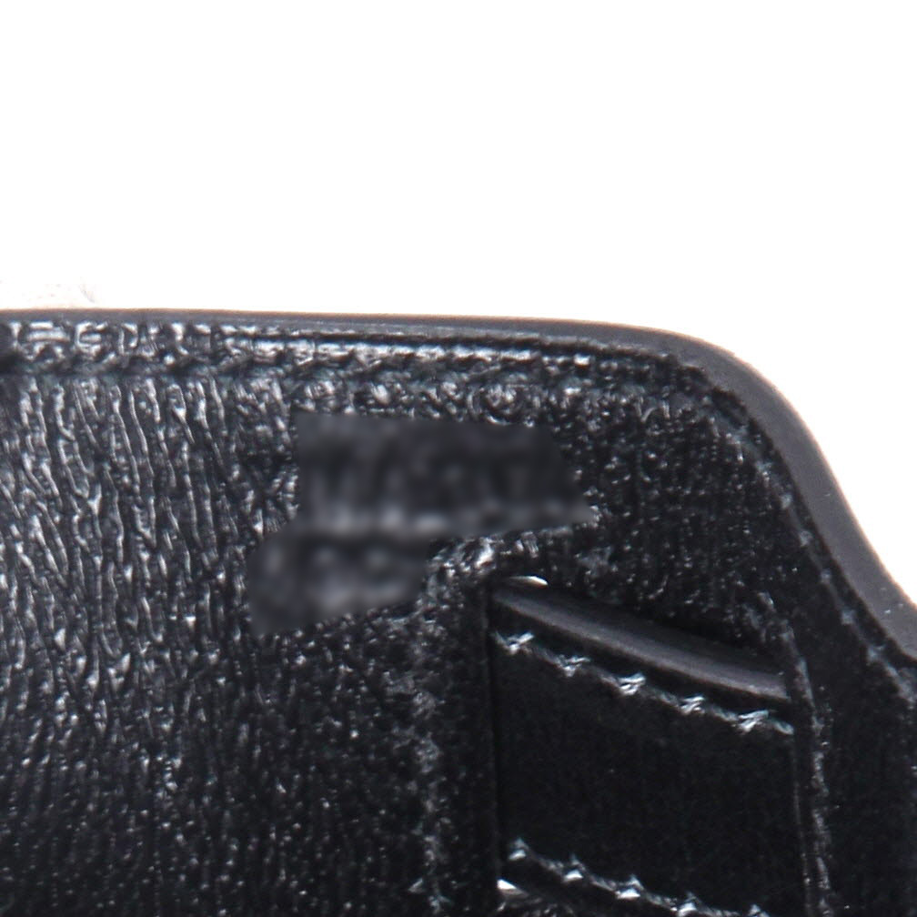Hermès  Kelly 28 cm handbag  in black box leather - Detail D4