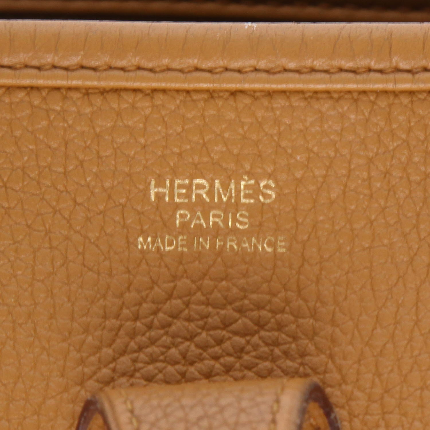 Sac bandoulière Hermès  Evelyne III en cuir togo Sesame - Detail D2