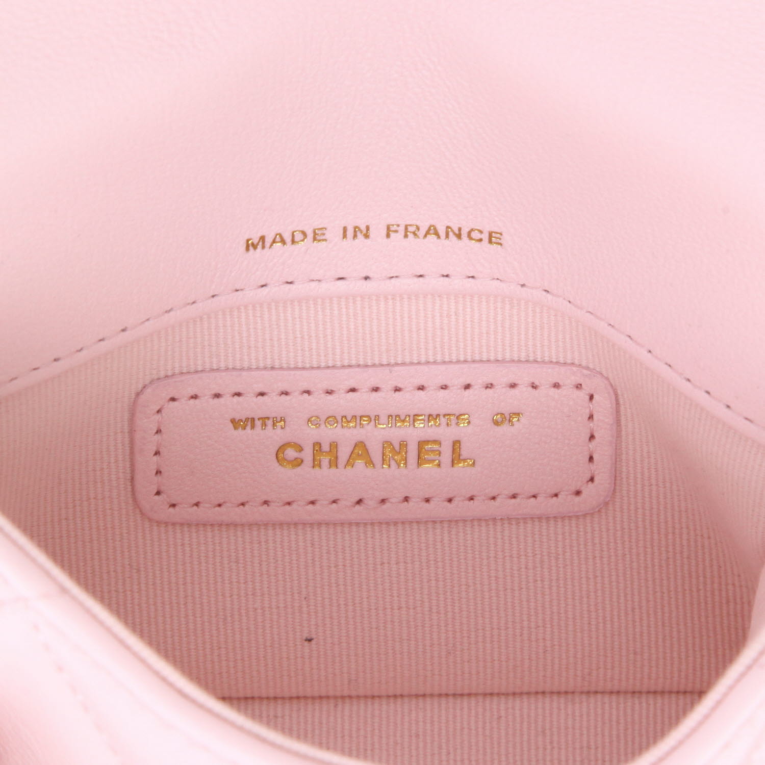 Bolso bandolera Chanel  Editions Limitées mini  en cuero acolchado rosa - Detail D2