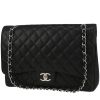 Chanel  Timeless Maxi Jumbo shoulder bag  in black quilted grained leather - 00pp thumbnail