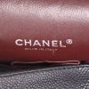 Chanel  Timeless Maxi Jumbo shoulder bag  in black quilted grained leather - Detail D2 thumbnail