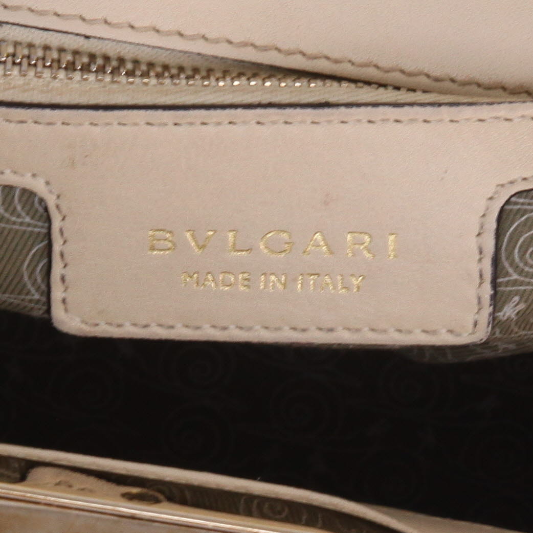 Sac porté épaule Bulgari  Isabella Rossellini en cuir beige - Detail D2