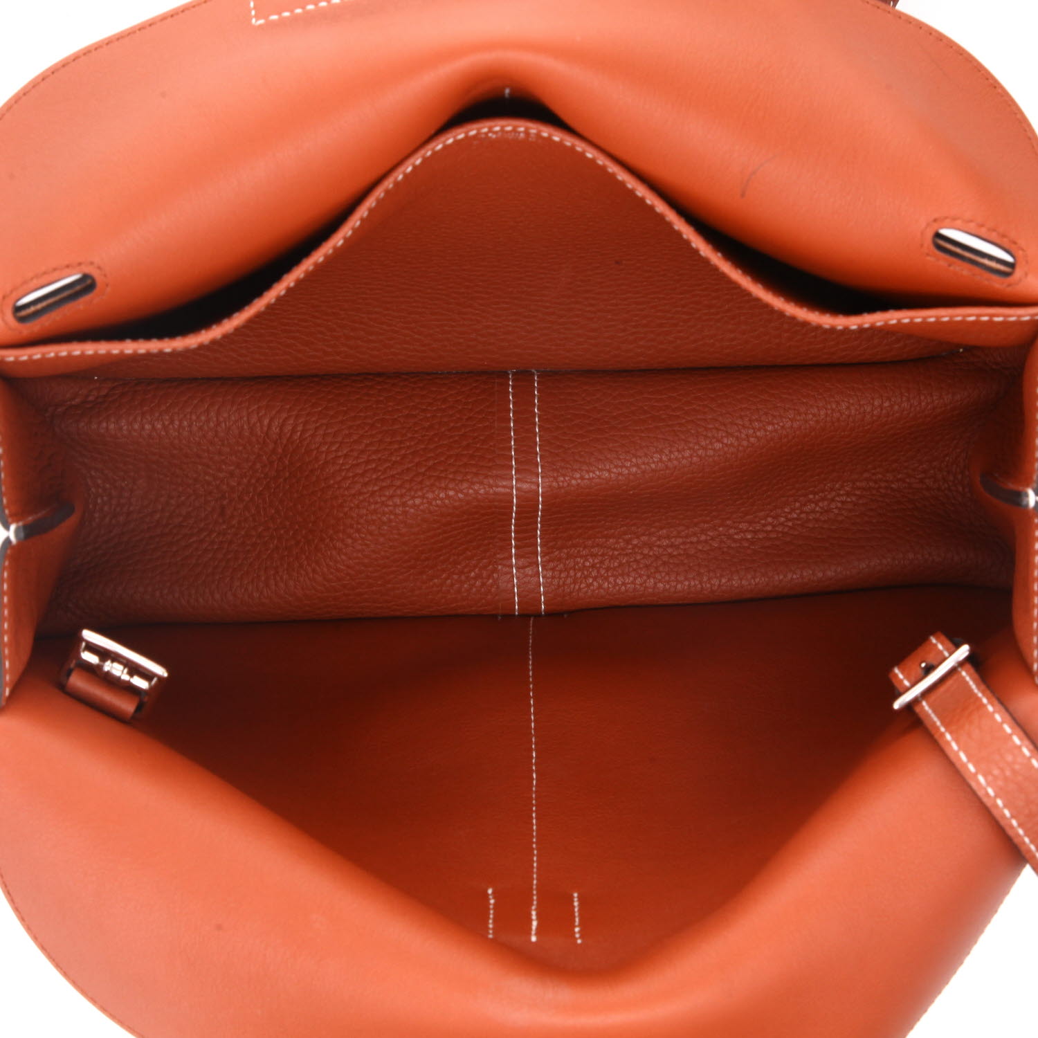 Hermès  Halzan shoulder bag  in Cuivre leather taurillon clémence - Detail D3