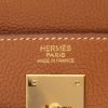 Bolso de mano Hermès  Kelly 32 cm en cuero togo color oro - Detail D2 thumbnail