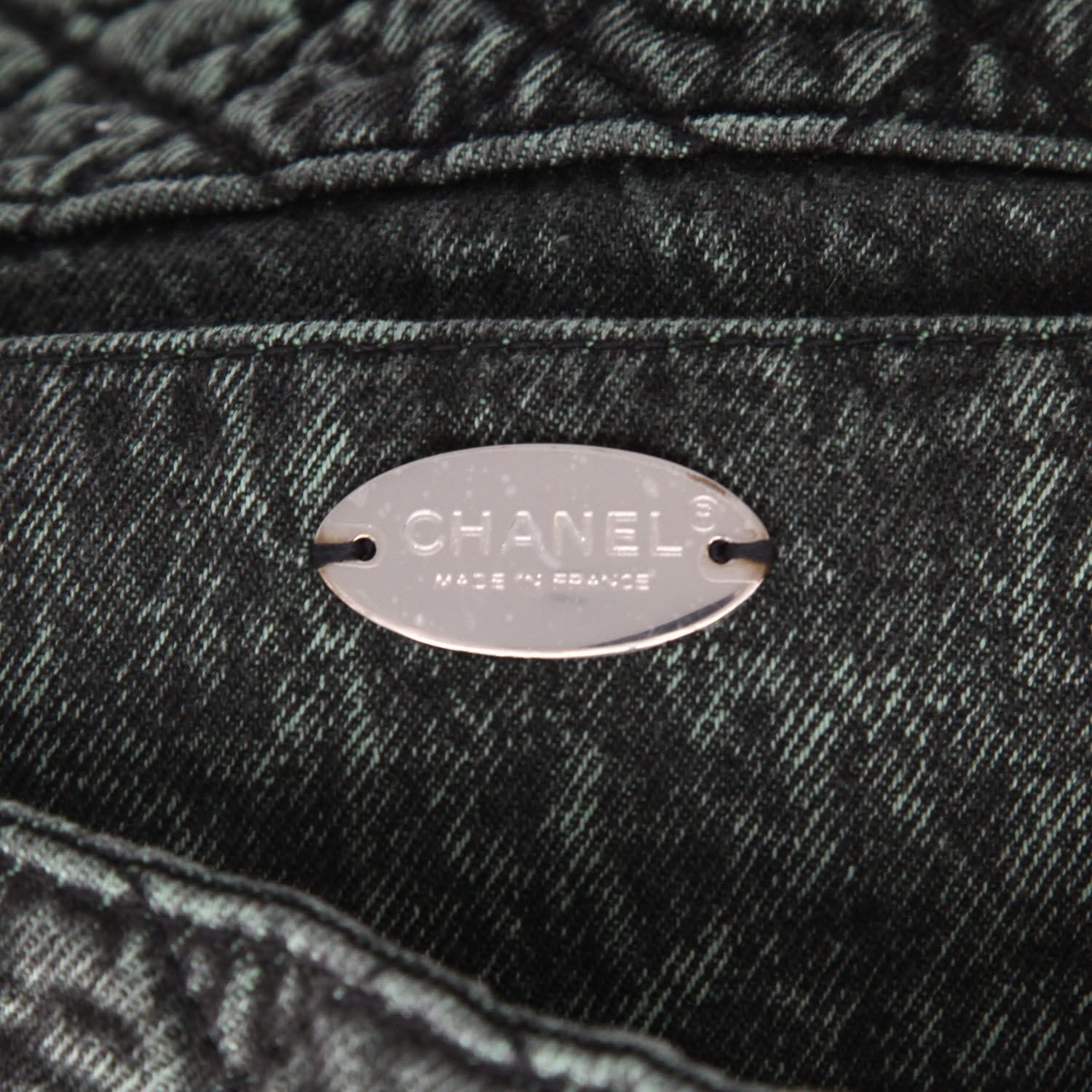 Bolso de mano Chanel  Timeless en denim verde - Detail D2
