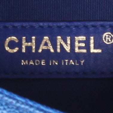 Sac bandoulière Chanel  Sunset on the Sea en cuir grainé bleu - Detail D2