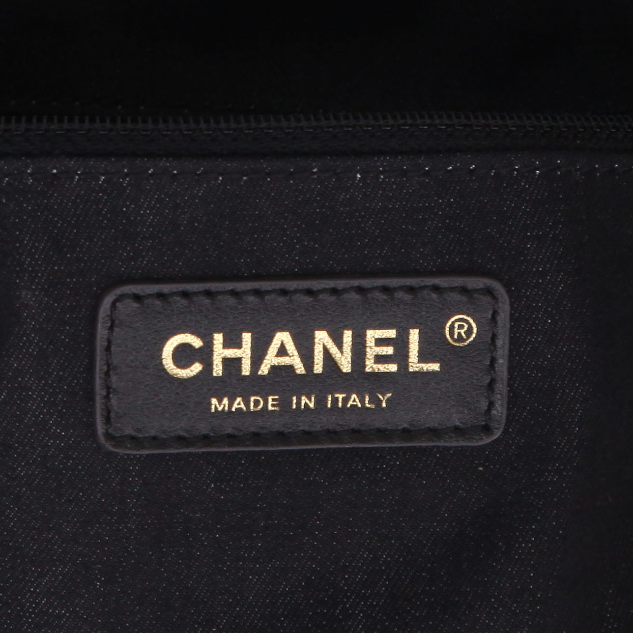 Chanel   shopping bag  in black denim - Detail D2
