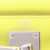Hermès  Kelly 28 cm handbag  in yellow Lime epsom leather - Detail D2 thumbnail
