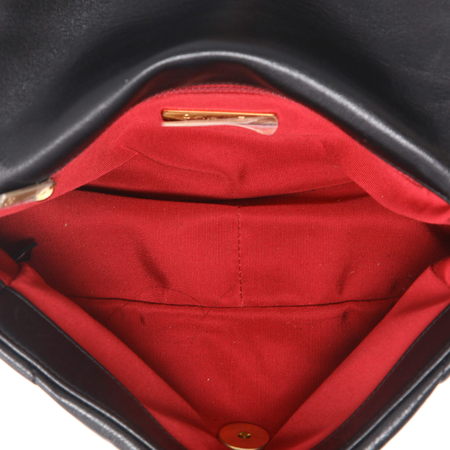 Sac bandoulière Chanel  19 en cuir matelassé noir - Detail D4