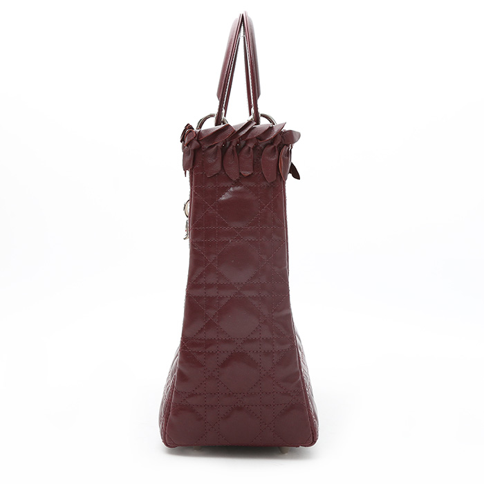 Sac à main Dior Lady Dior grand modèle en cuir cannage bordeaux - Detail D6