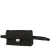 Bolsito-cinturón Chanel  Pochette ceinture en cuero granulado acolchado negro - 00pp thumbnail