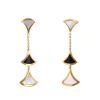 Bulgari Diva's Dream earrings in yellow gold, onyx and mother of pearl - 00pp thumbnail