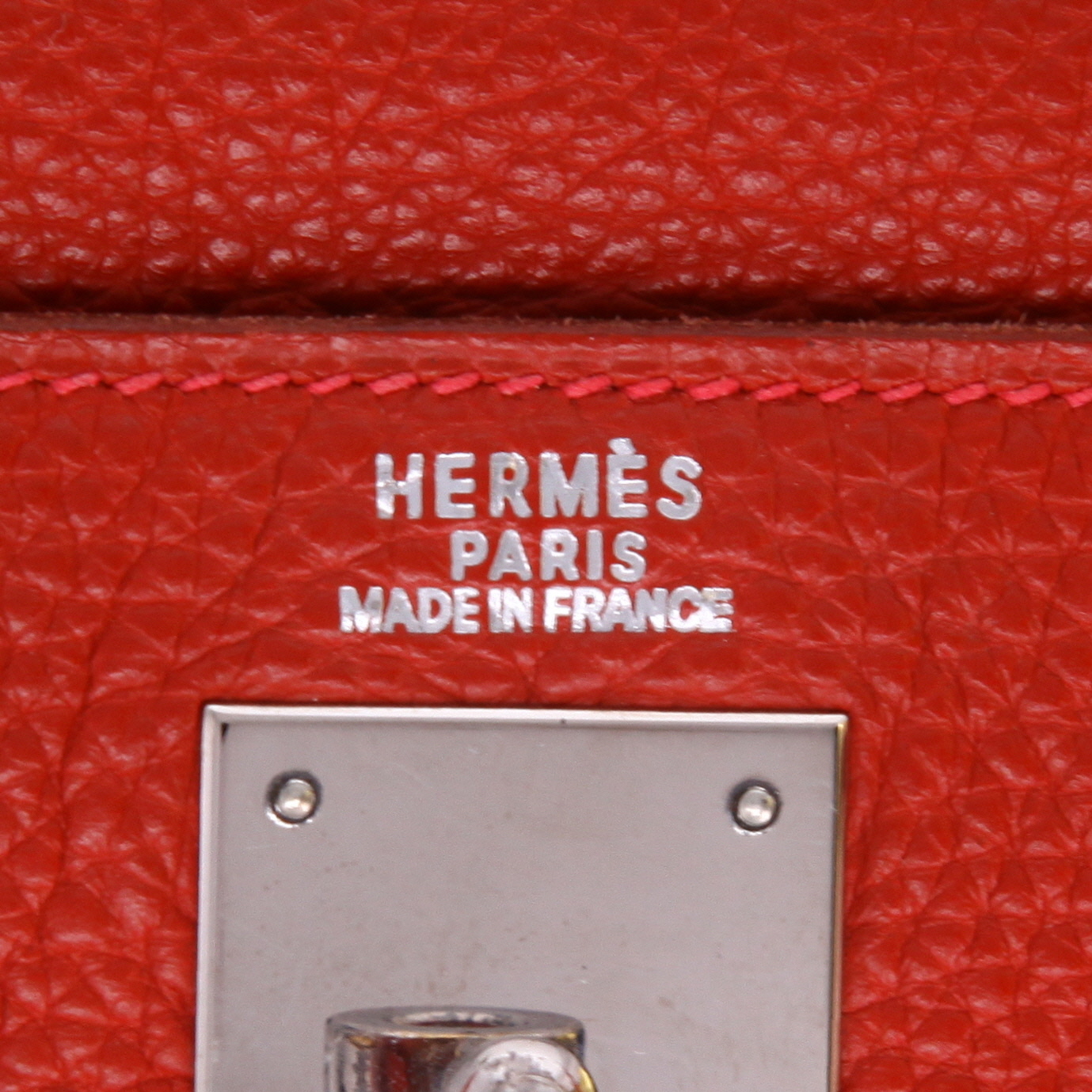 Hermès  Kelly 32 cm handbag  in red togo leather - Detail D2