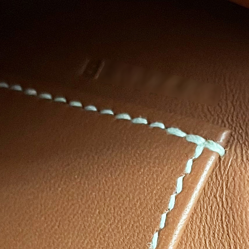 Hermès  Kelly 20 cm handbag  in gold epsom leather - Detail D4