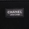 Bolsito-cinturón Chanel  Pochette ceinture en cuero granulado negro - Detail D2 thumbnail