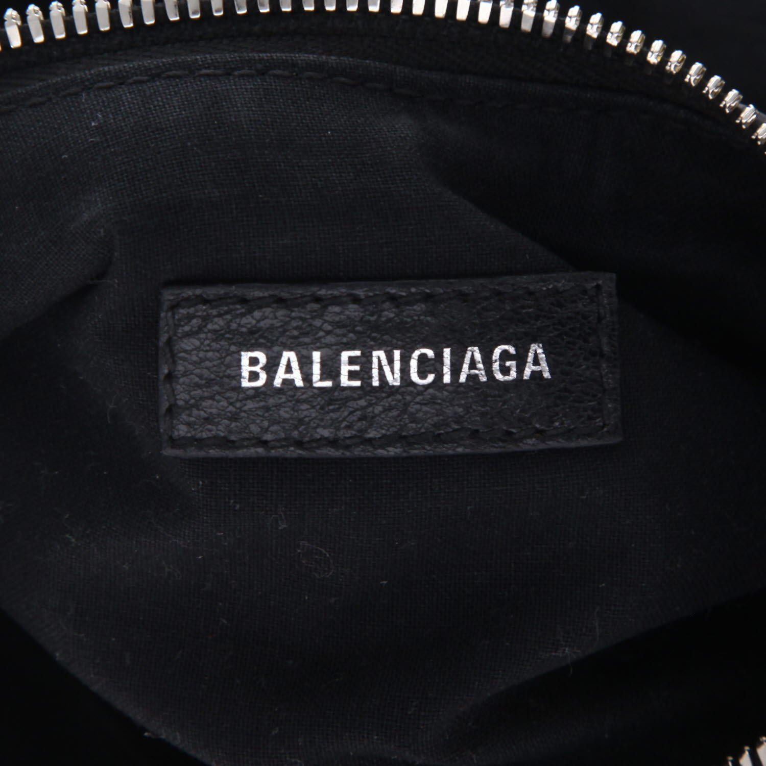 Balenciaga  Cagole shoulder bag  in black leather - Detail D2