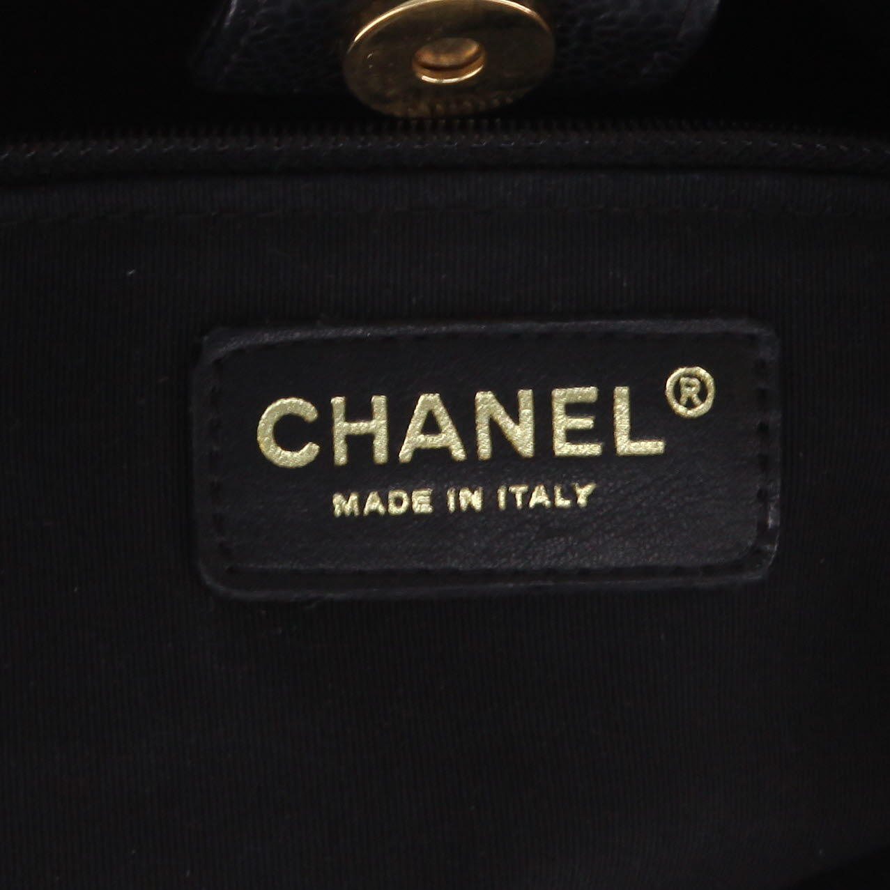 Sac à main Chanel  Petit Shopping en cuir grainé matelassé noir - Detail D2