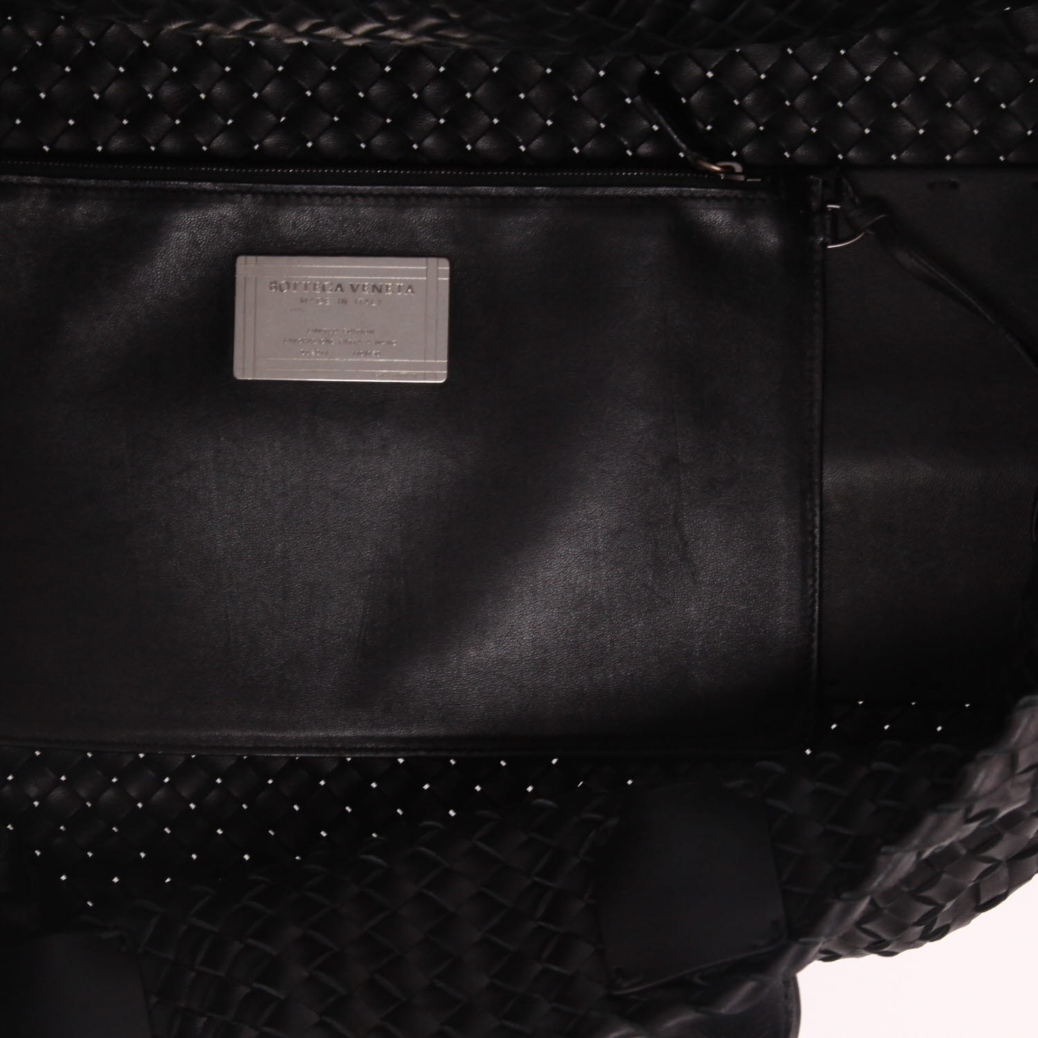 Bottega Veneta  Cabat shopping bag  in black intrecciato leather - Detail D3