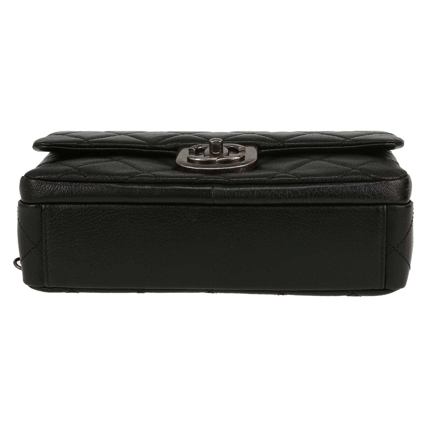 Chanel   handbag  in black quilted leather - Detail D1