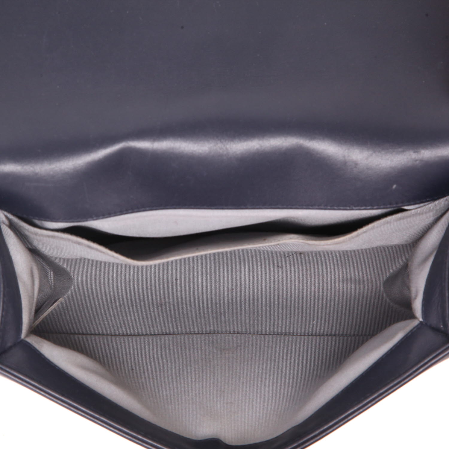 Borsa a tracolla Chanel  Boy in pelle trapuntata blu marino - Detail D3