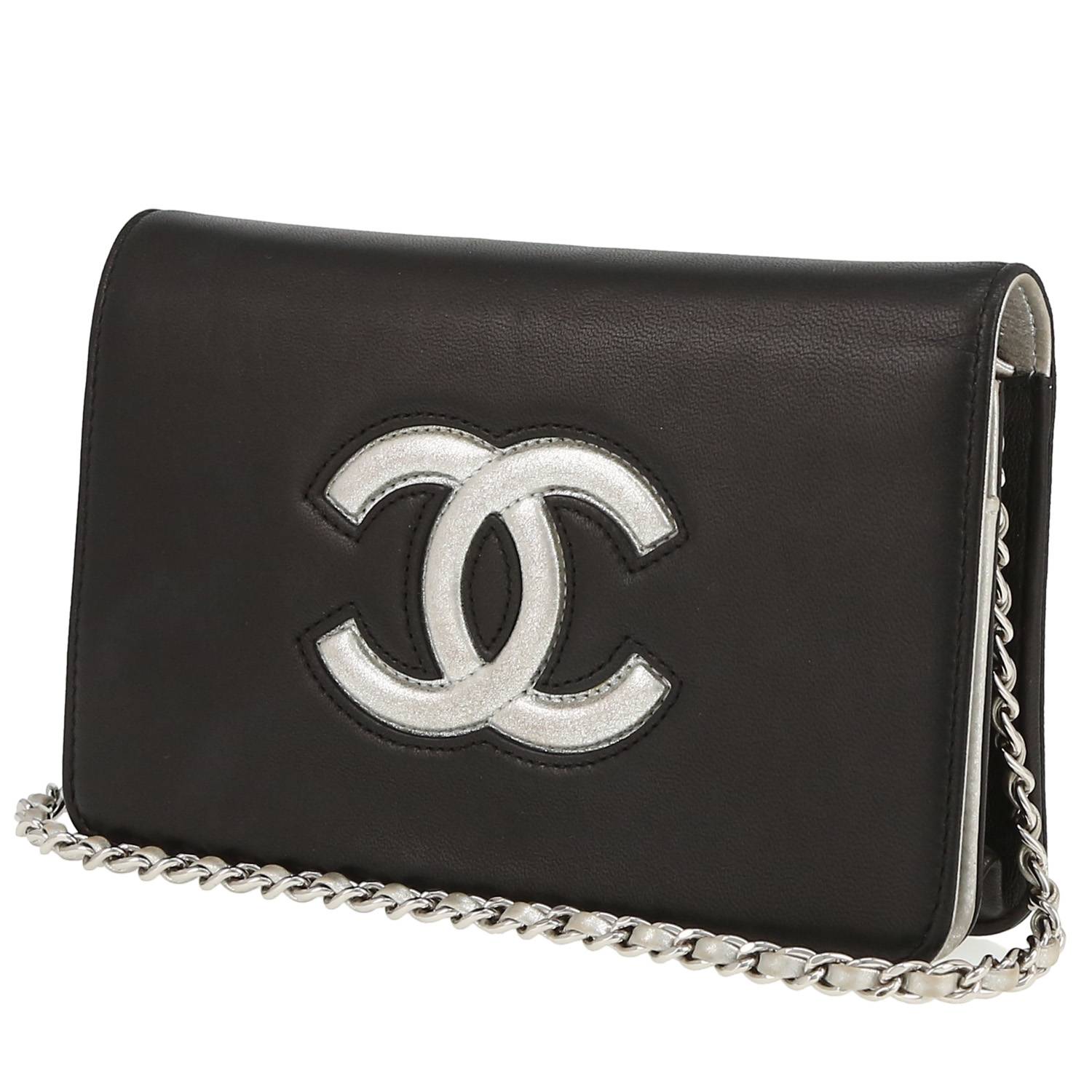 Chanel Wallet on Chain shoulder bag in black and silver leather