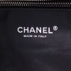 Bolso Cabás Chanel  Petit Shopping en piel de pitón degradado beige y negra - Detail D2 thumbnail