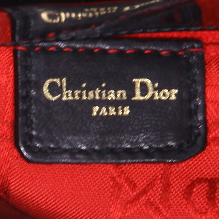 Dior  Mini Lady Dior shoulder bag  in black velvet  and black leather - Detail D2