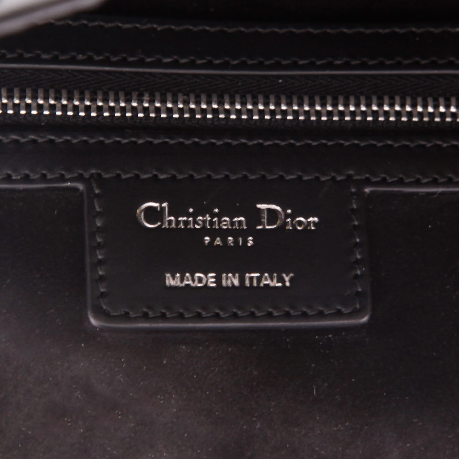 Bolso bandolera Dior  Saddle en cuero negro - Detail D2