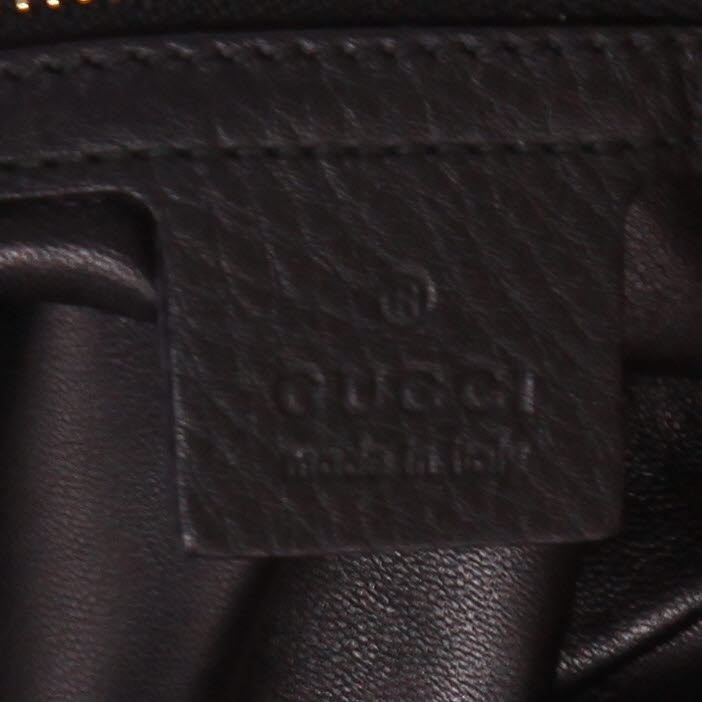 Bolso de mano Gucci   en piel de pitón negra - Detail D2