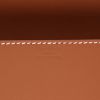 Bolsito de mano Hermès  Shadow en cuero swift color oro - Detail D2 thumbnail
