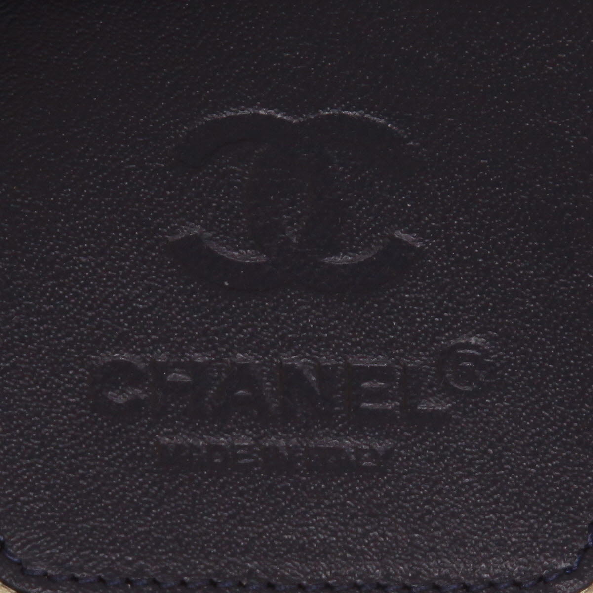 Borsa da spalla o a mano Chanel  Coco Cocoon in pelle trapuntata bianco sporco - Detail D2