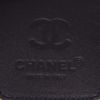 Chanel  Coco Cocoon bag worn on the shoulder or carried in the hand  in off-white quilted leather - Detail D2 thumbnail