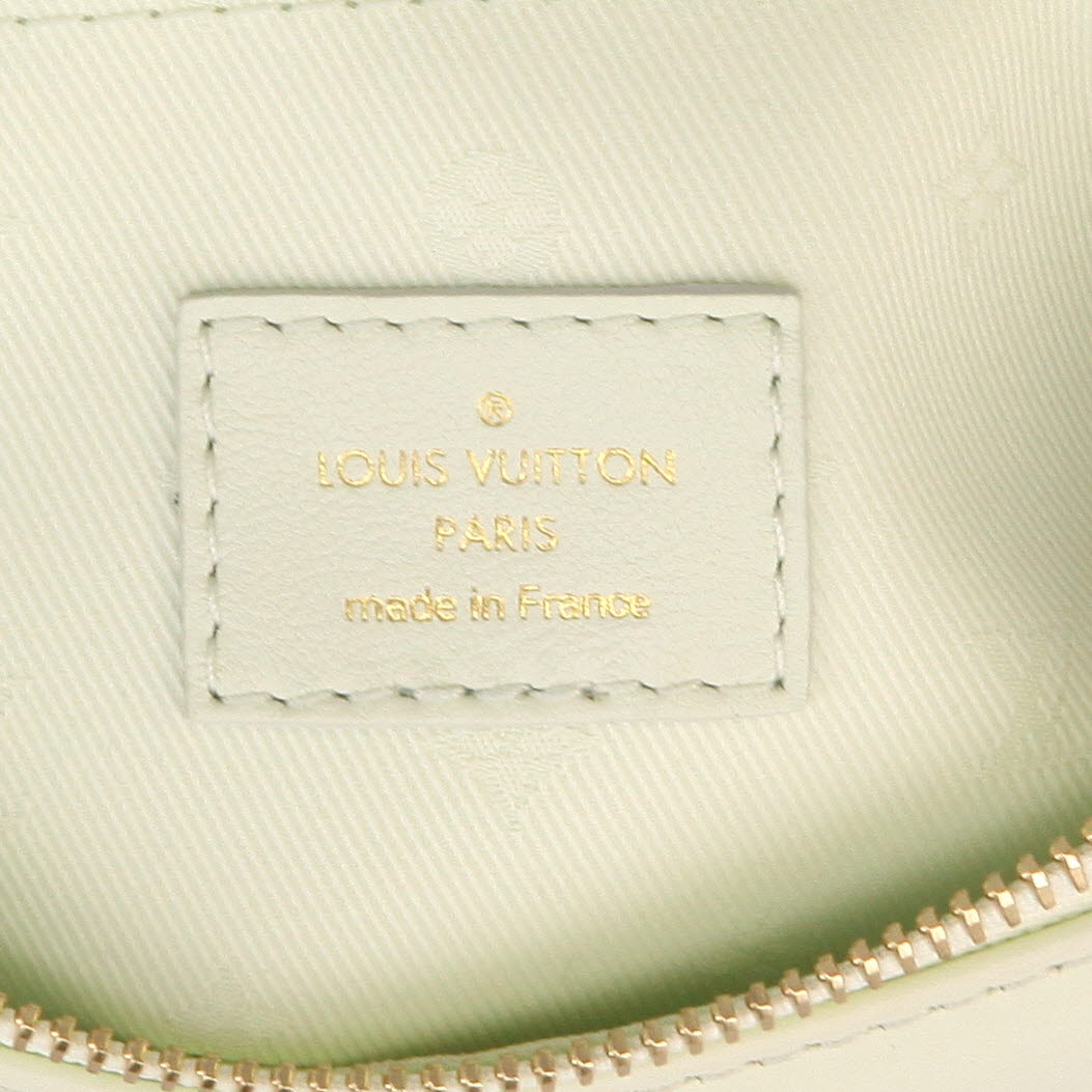 Sac à main Louis Vuitton  Over The Moon en cuir monogram vert-d'eau - Detail D2