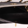 Bolso de mano Chanel  Vintage en cuero acolchado negro y blanco - Detail D3 thumbnail
