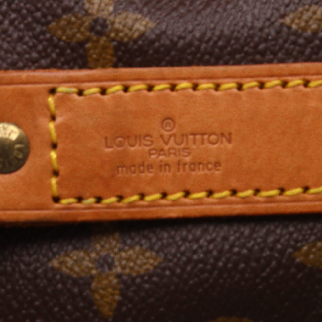 Sac de voyage Louis Vuitton  Keepall 55 en toile monogram marron et cuir naturel - Detail D6