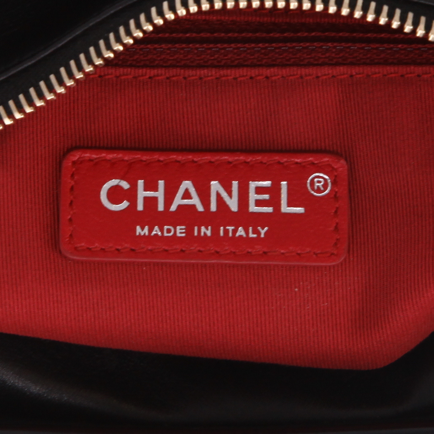 Sac à main Chanel  Gabrielle  petit modèle  en cuir matelassé noir - Detail D2