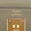 Borsa Hermès  Kelly 28 cm in pelle togo verde Sauge - Detail D2 thumbnail