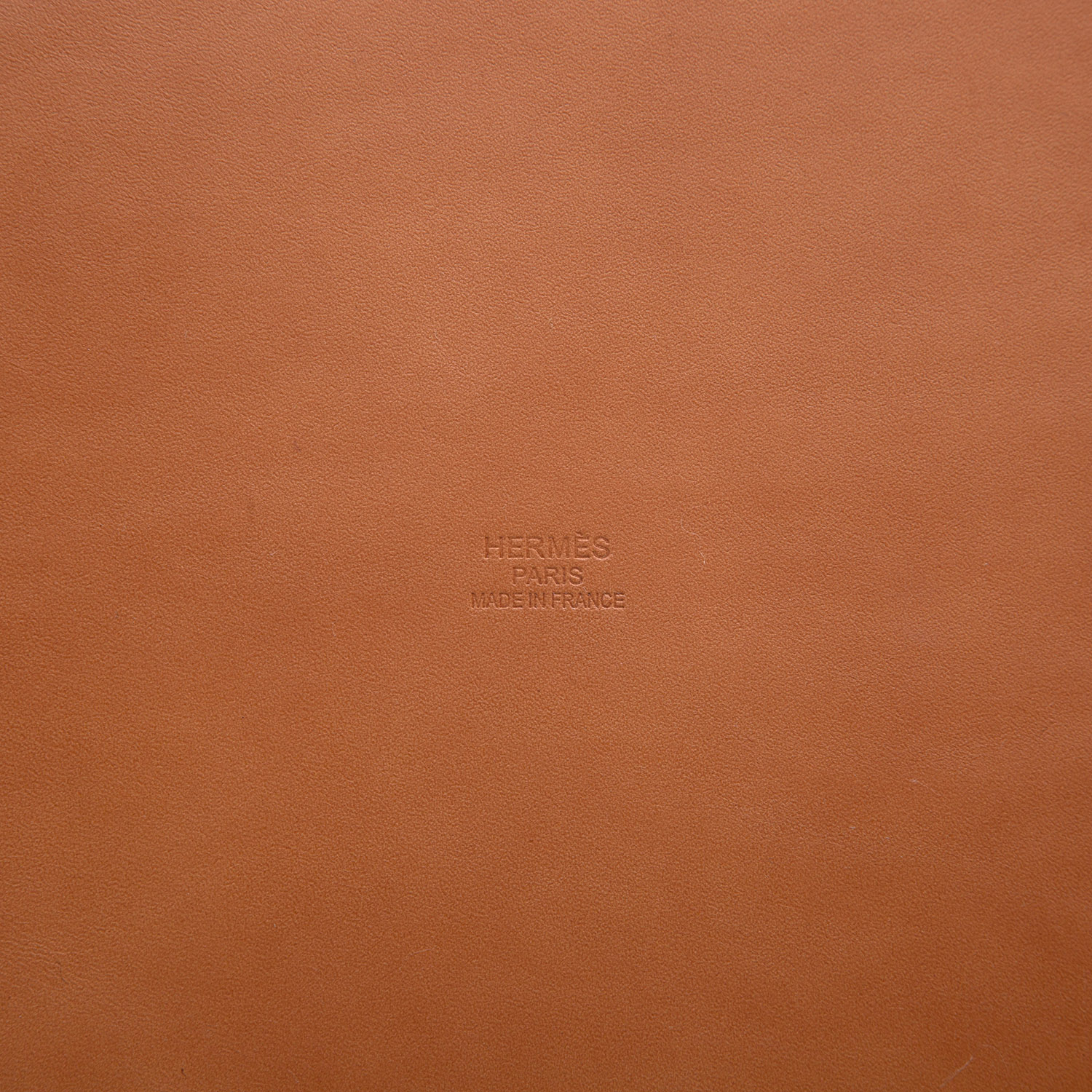 Hermès, Corbeille à revues 'Rubans Casaque' - Collection Home 2019 - Detail D3