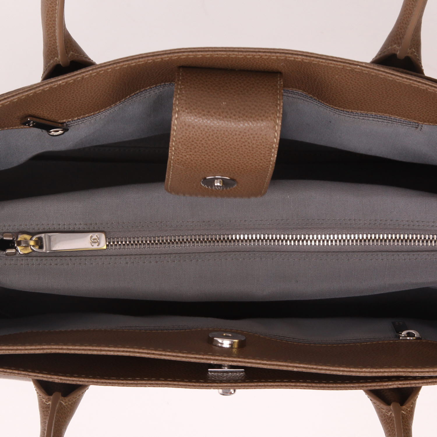 Borsa Chanel   in pelle martellata color talpa - Detail D3