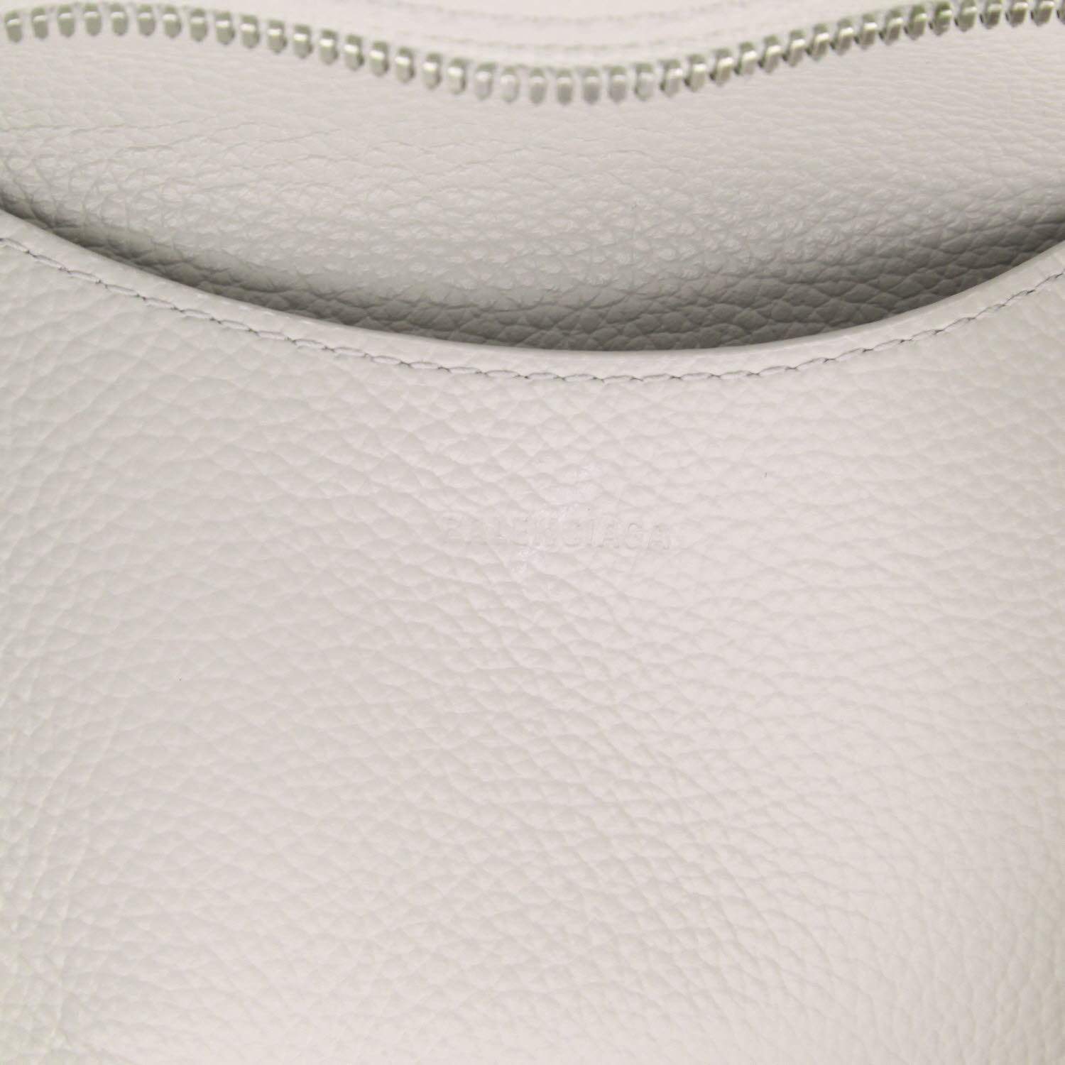 Balenciaga  Neo Classic handbag  in white grained leather - Detail D2