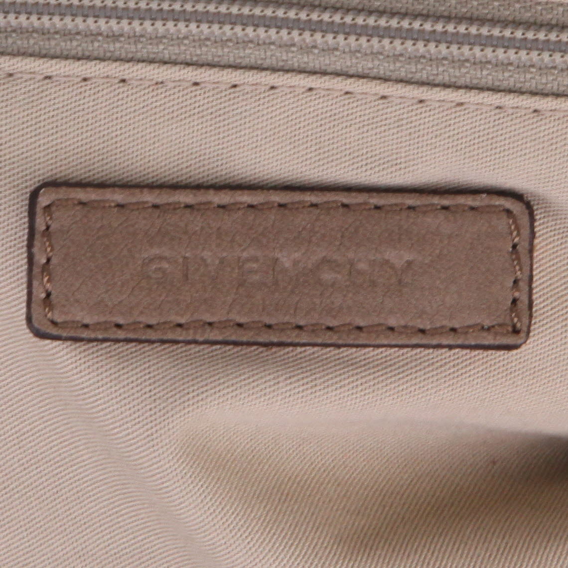 Sac à main Givenchy  Nightingale en cuir taupe - Detail D2