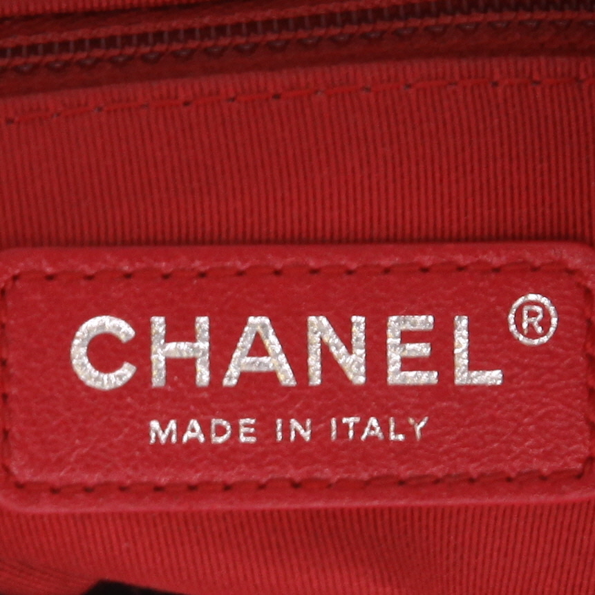 Borsa a tracolla Chanel  Gabrielle  modello grande  in pelle trapuntata viola - Detail D2